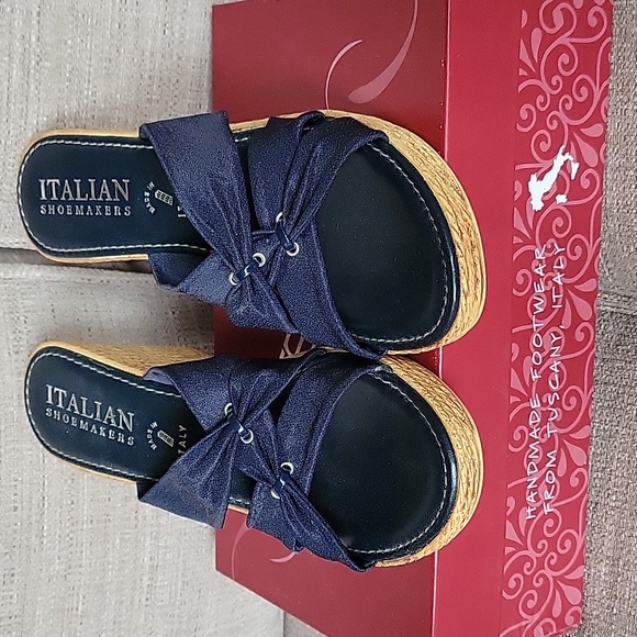Italian Shoemakers Navy Wedge - Picture 1 of 5